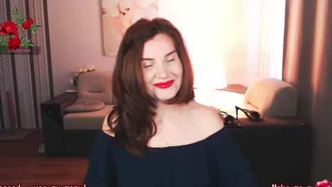 Diana DeLua online show from May 28, 8:45 am