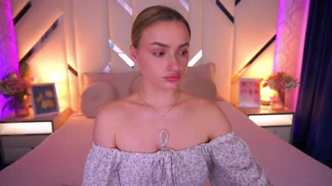 diana_nova online show from May 13, 1:39 pm