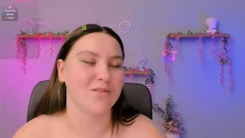 dina_bloom online show from April 1, 1:41 pm