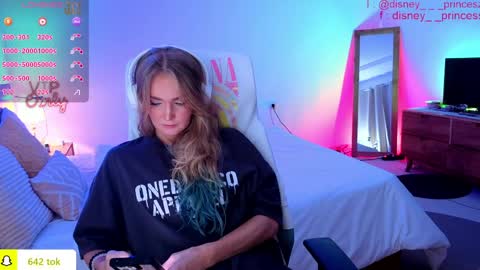 JASMINE online show from April 10, 2:23 pm