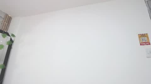 disyamil_pineda online show from June 25, 5:12 am