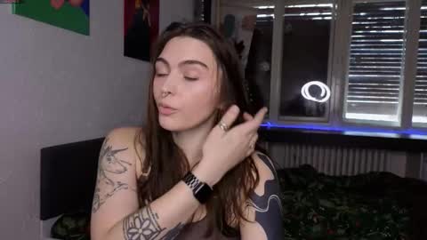 Alice online show from December 19, 9:34 am