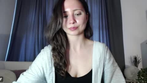 Nicole online show from April 8, 2:19 pm