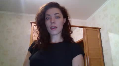 dream_petal_ online show from March 15, 4:53 pm