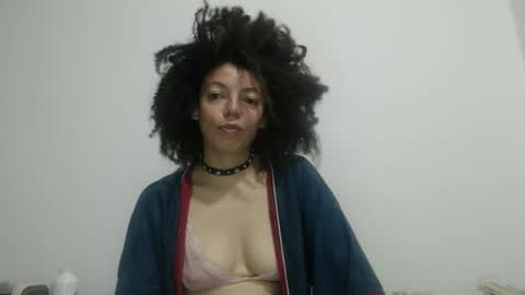 DreamyLatina online show from May 30, 1:47 am