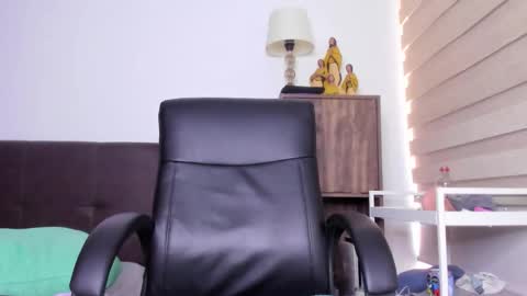 dulcepowl_lm online show from April 24, 3:26 pm