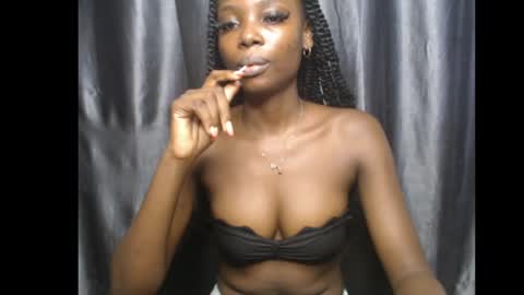 Ella online show from April 13, 2:29 pm