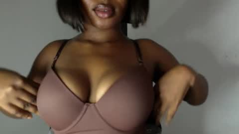 delilah online show from May 4, 8:01 pm