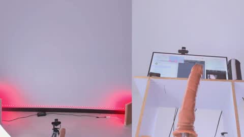 Vivi  online show from February 26, 4:08 am