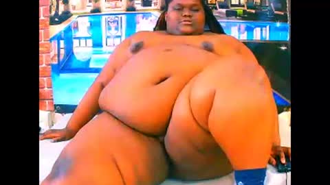 ebonyhotbuns4u2luv online show from May 27, 1:57 am