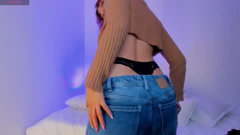   EileenFord    online show from December 7, 12:52 am