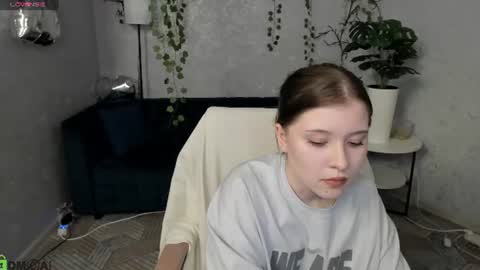 Elly online show from June 22, 12:46 pm