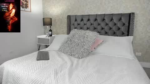 Elektraaa  online show from April 27, 1:52 pm