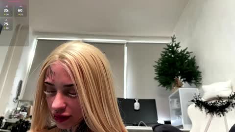 Mia online show from April 9, 1:38 pm