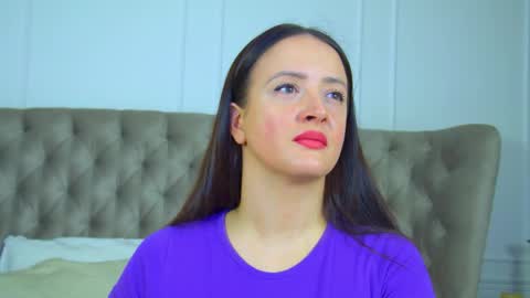 ElinaBellucci online show from April 6, 4:12 am