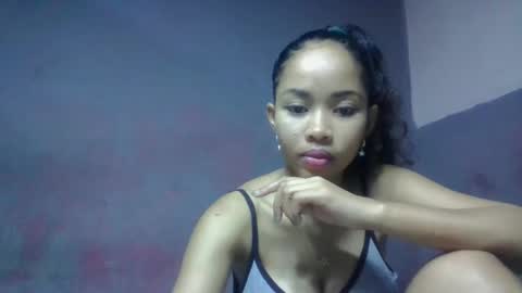 elisabethee online show from May 2, 8:39 am