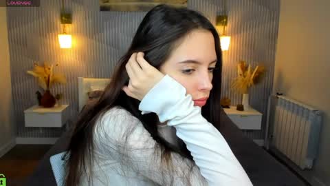 Elise online show from April 3, 1:14 am