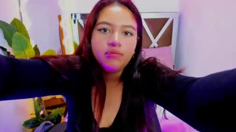 elissa_tay online show from July 22, 4:30 pm