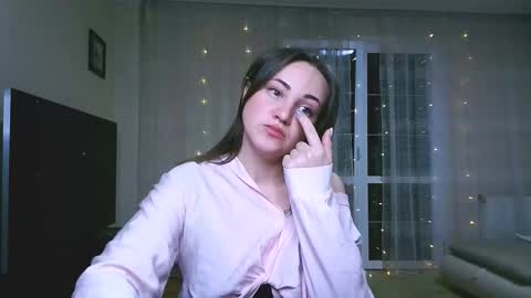 Elizabeth online show from February 27, 7:14 pm