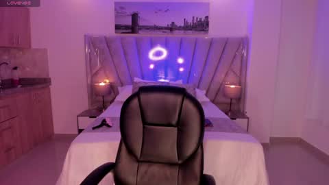 elizabeth online show from June 12, 6:38 pm