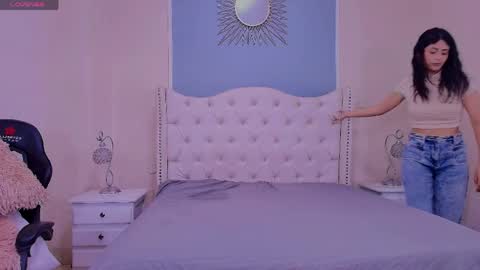 Elizabeth  online show from April 4, 3:11 pm