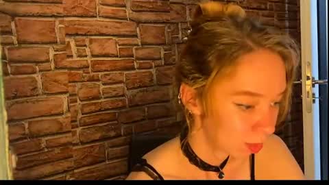 Eliza online show from June 28, 7:20 pm
