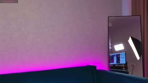 ellacanny online show from April 9, 6:41 am