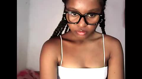 ellah245 online show from March 3, 11:05 am