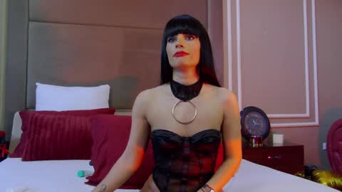 ellalux online show from May 29, 6:00 am