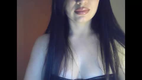 elle010843 online show from March 4, 6:36 pm