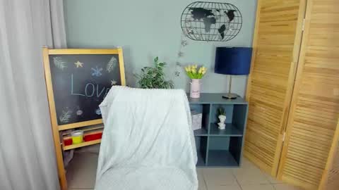 elliup online show from March 6, 4:24 pm