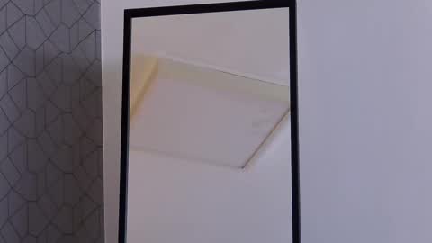 Elsa Jean online show from November 10, 5:13 am