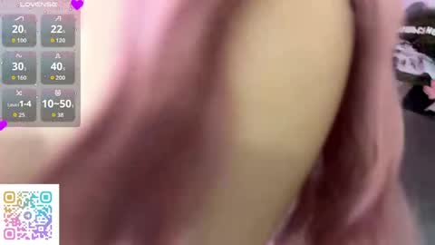 Pink online show from May 9, 2:52 pm