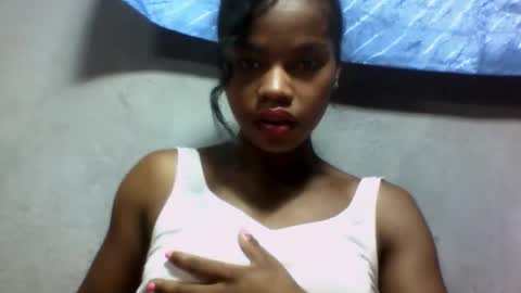 elodie228680 online show from May 28, 7:06 am