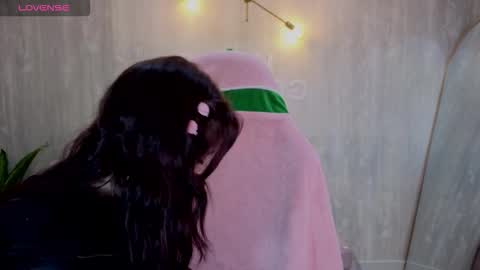 Elody  online show from February 6, 3:21 am