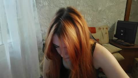 ember__fox online show from June 9, 10:36 am