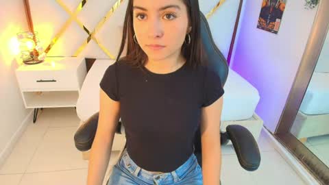 Emily  online show from August 7, 6:53 am