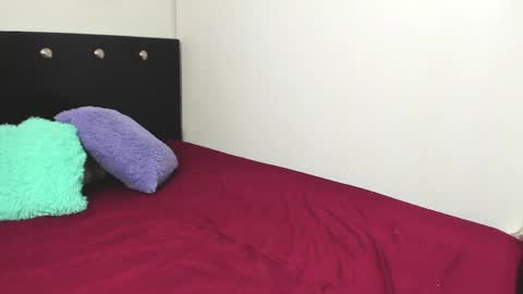 emely_aaron69z online show from April 18, 2:14 am