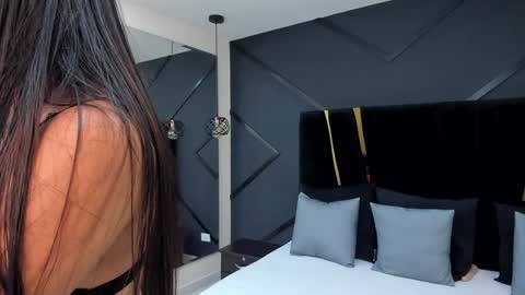 Emillie online show from December 26, 5:19 pm