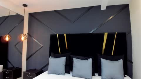 Emillie online show from January 9, 5:11 pm