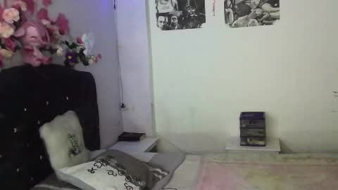 emiliejoy online show from March 24, 4:18 am