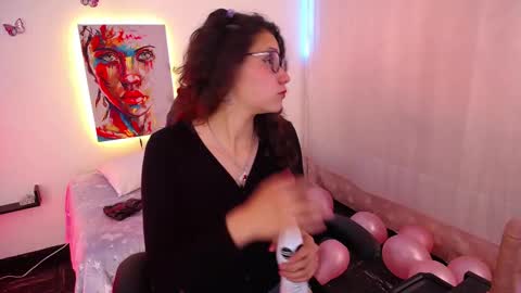 Emili Russo online show from November 14, 7:58 pm