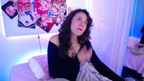 Emili Russo online show from November 15, 8:10 pm