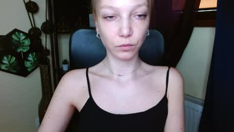 Emilly online show from March 31, 9:09 am