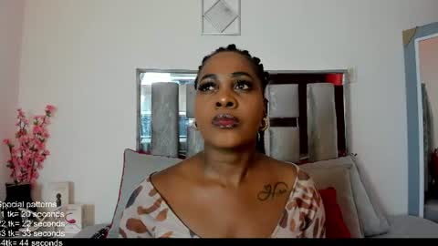 Emilly Roa online show from June 18, 7:08 pm