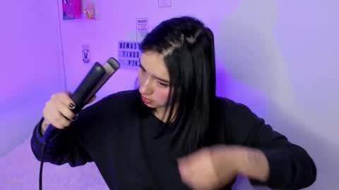 Emily Lindey online show from March 17, 5:44 am