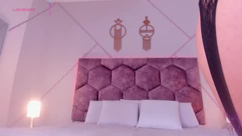 emily_nova_ online show from March 15, 11:45 am