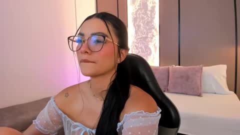 emily_tolson online show from March 12, 9:17 pm