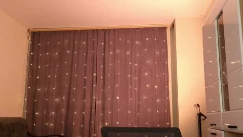 emimiy online show from February 2, 1:37 am