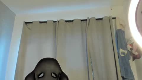 emma_and_aysha online show from July 12, 9:59 pm